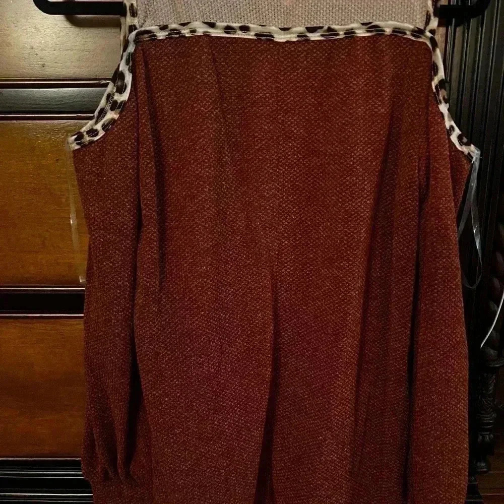 WOMENS HAPTICS COLD SHOULDER BEAUTIFUL TOP NWOT SZ LARGE - Picture 4 of 13